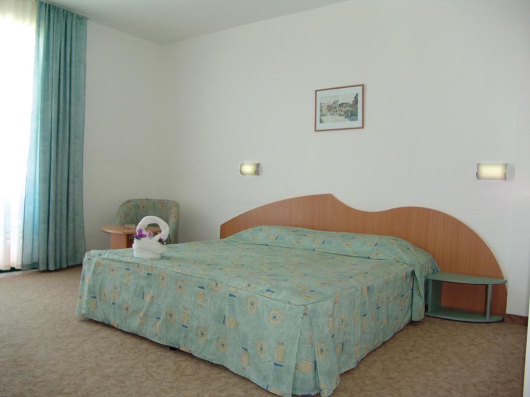 Mena Palace Hotel Sunny Beach Exterior photo